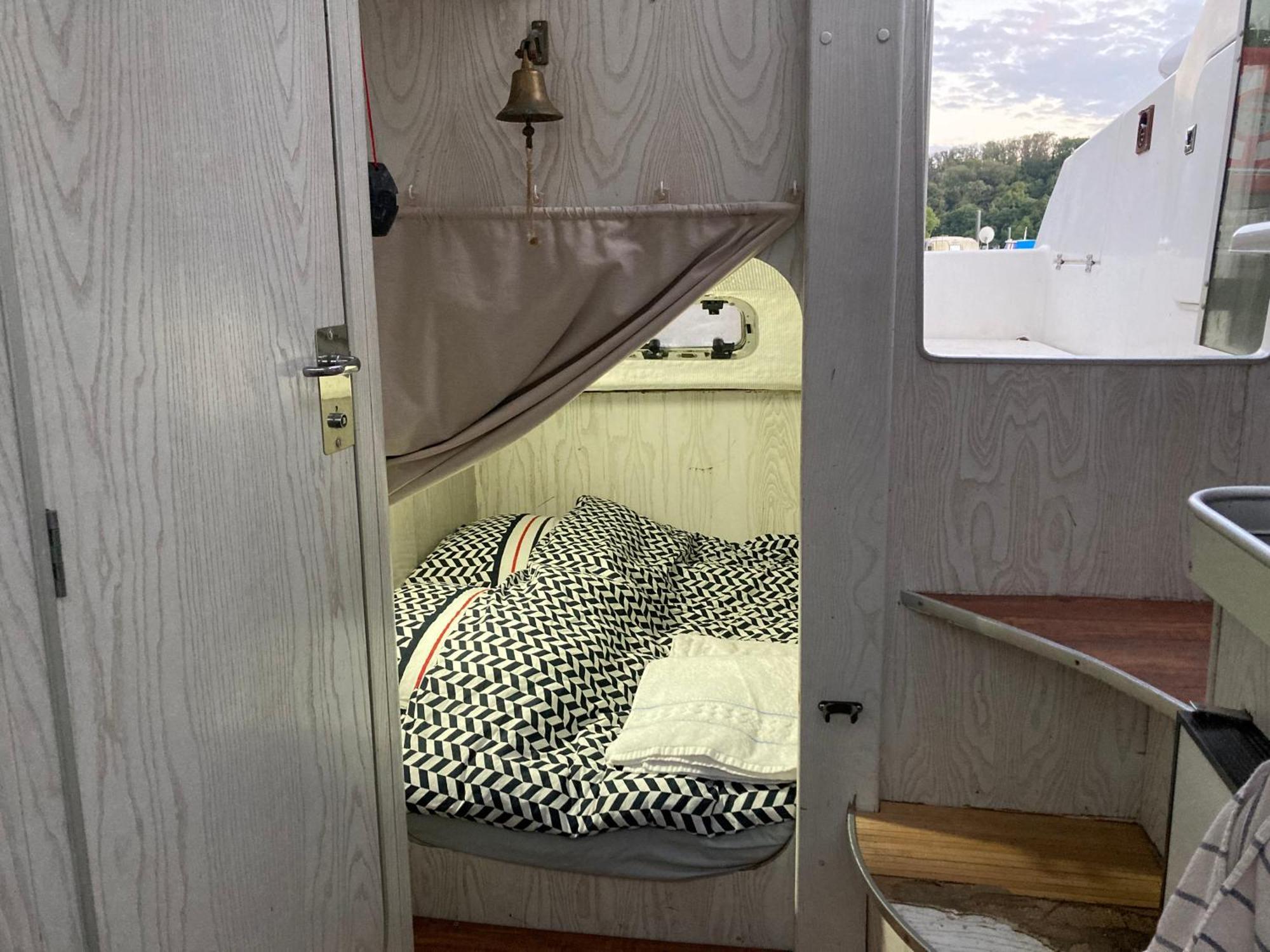 Bateau-Gite Sur Le Halage De La Mayenne L'Huisserie Екстериор снимка